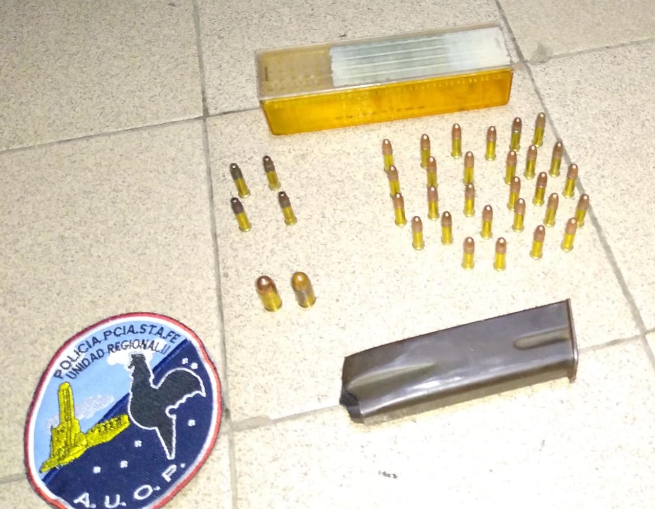Tres jóvenes funenses: detenidos por poseer balas de arma de fuego